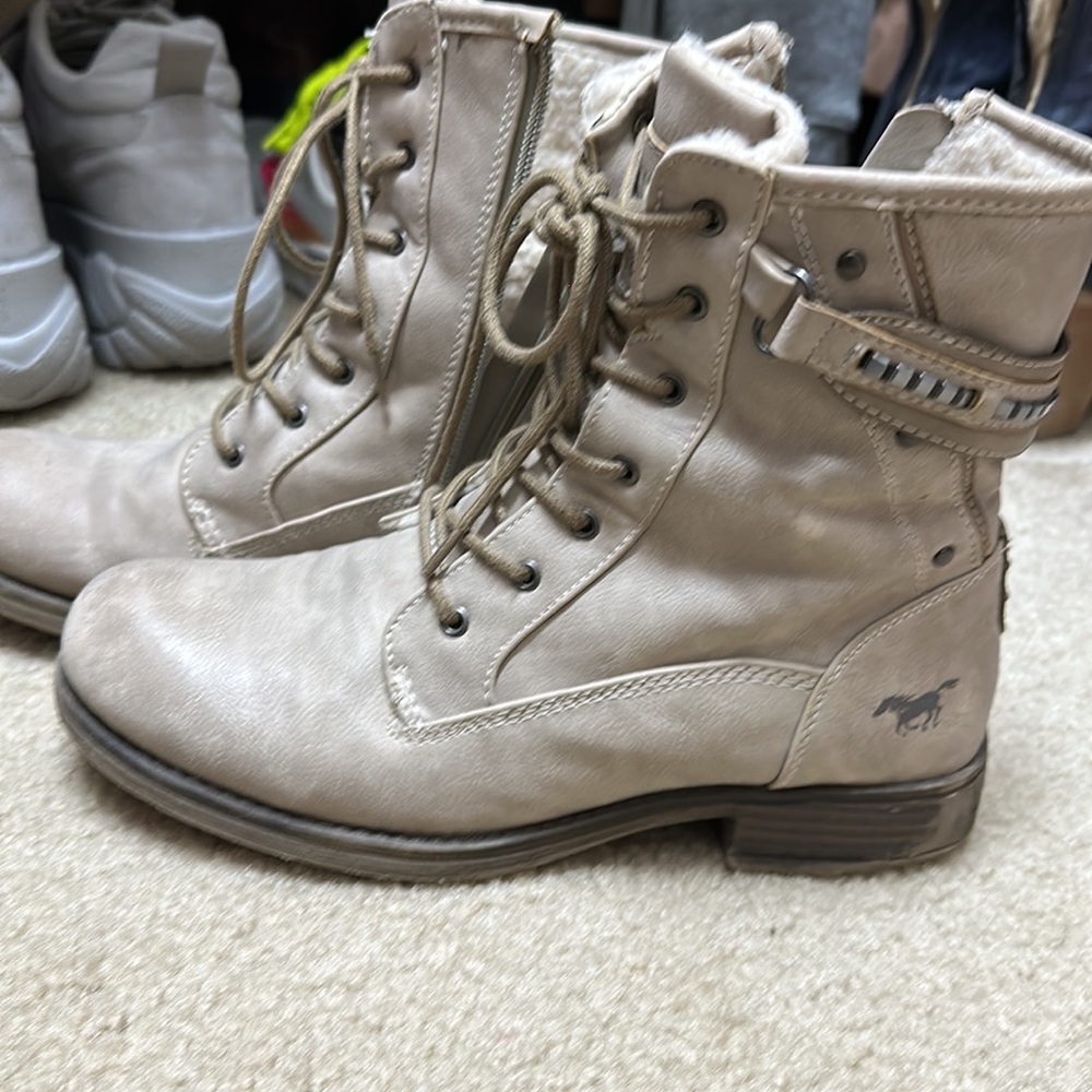 Mustang Shoes 38